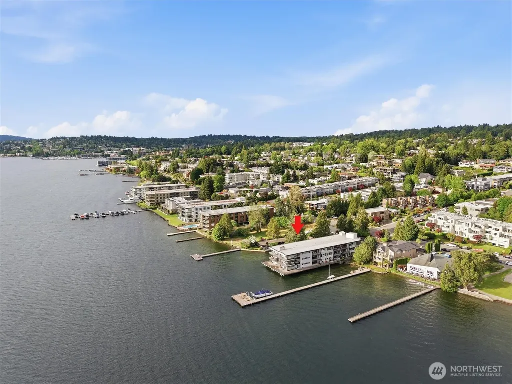 6201 Lake Washington Blvd NE Kirkland WA 98033