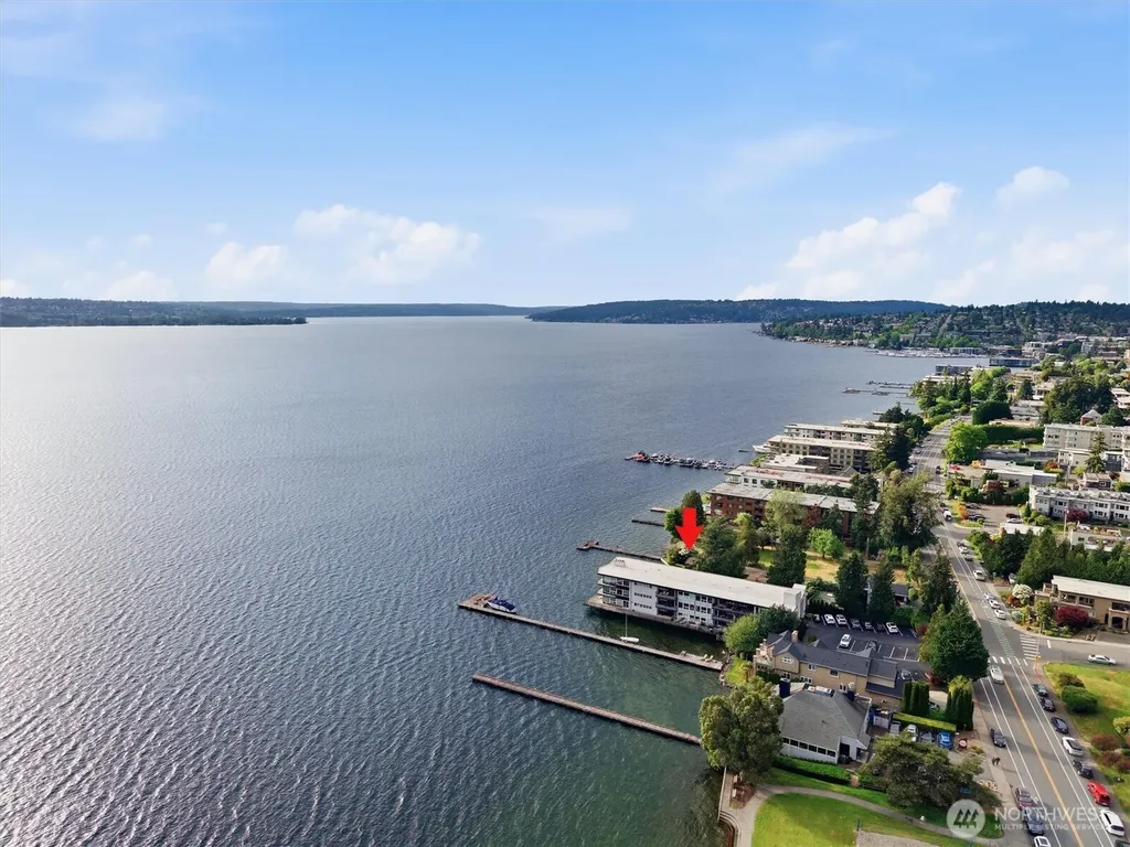 6201 Lake Washington Blvd NE Kirkland WA 98033
