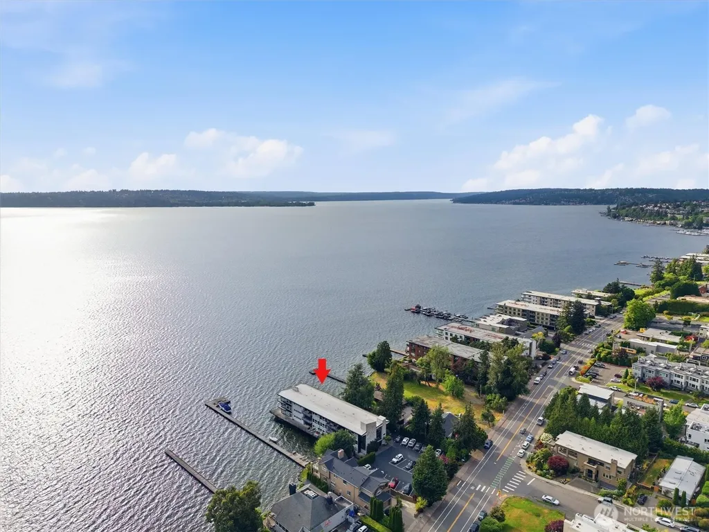 6201 Lake Washington Blvd NE Kirkland WA 98033