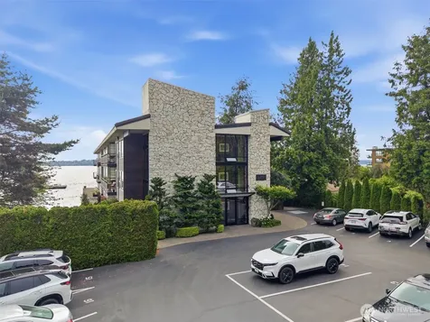 6201 Lake Washington Blvd NE Kirkland WA 98033