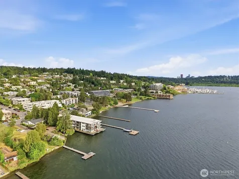 6201 Lake Washington Blvd NE Kirkland WA 98033