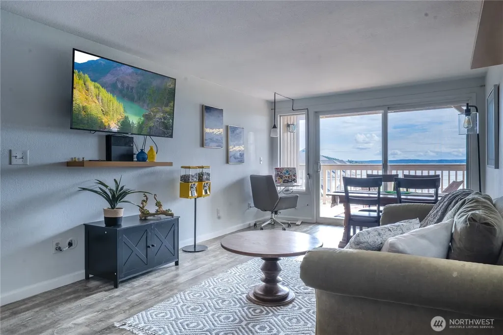 1199 9th Avenue Oak Harbor WA 98277