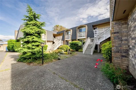 1199 9th Avenue Oak Harbor WA 98277