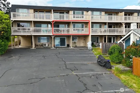 1199 9th Avenue Oak Harbor WA 98277