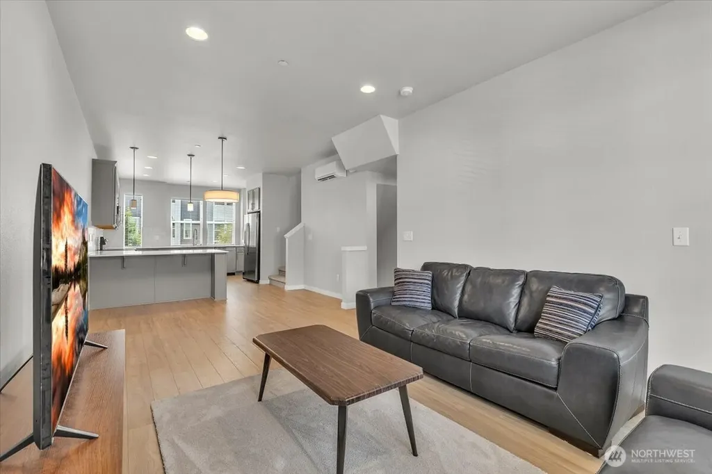 13717 Admiralty Way Lynnwood WA 98087