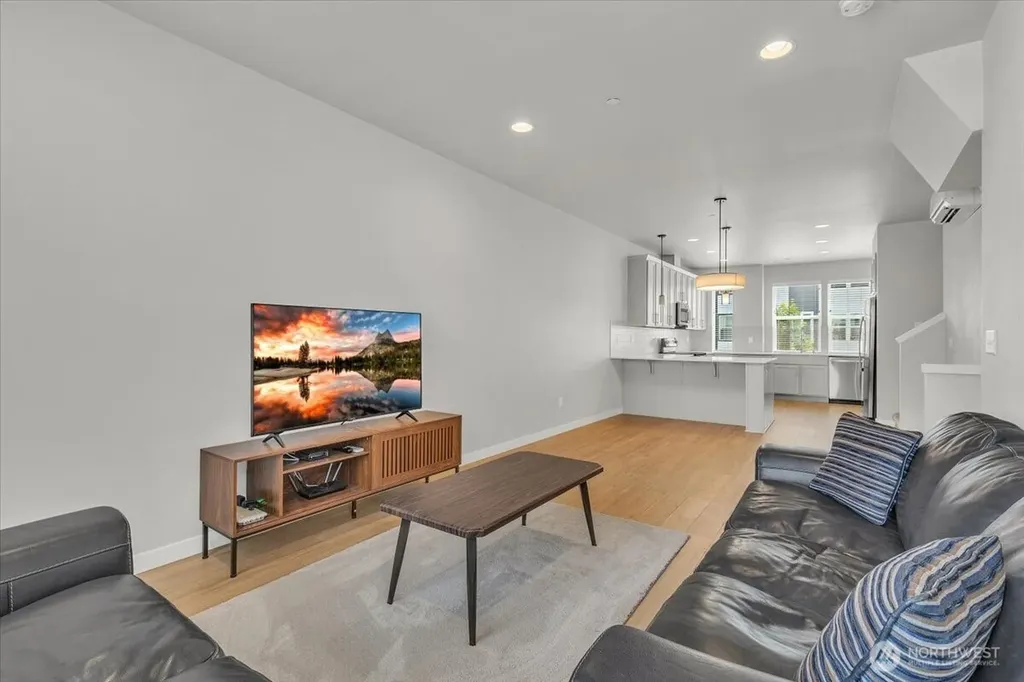 13717 Admiralty Way Lynnwood WA 98087