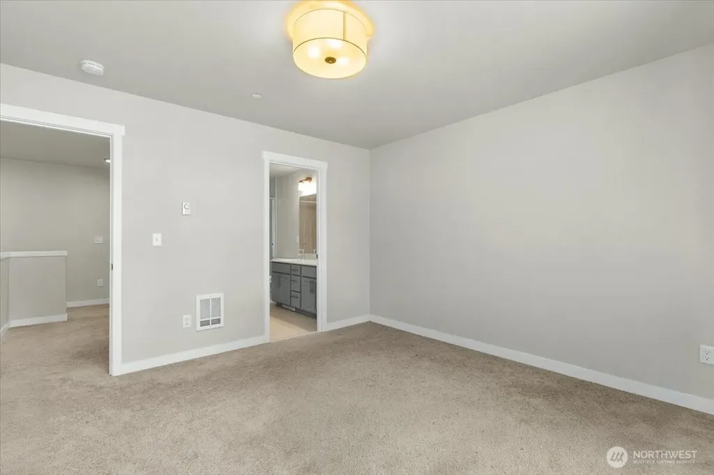 13717 Admiralty Way Lynnwood WA 98087