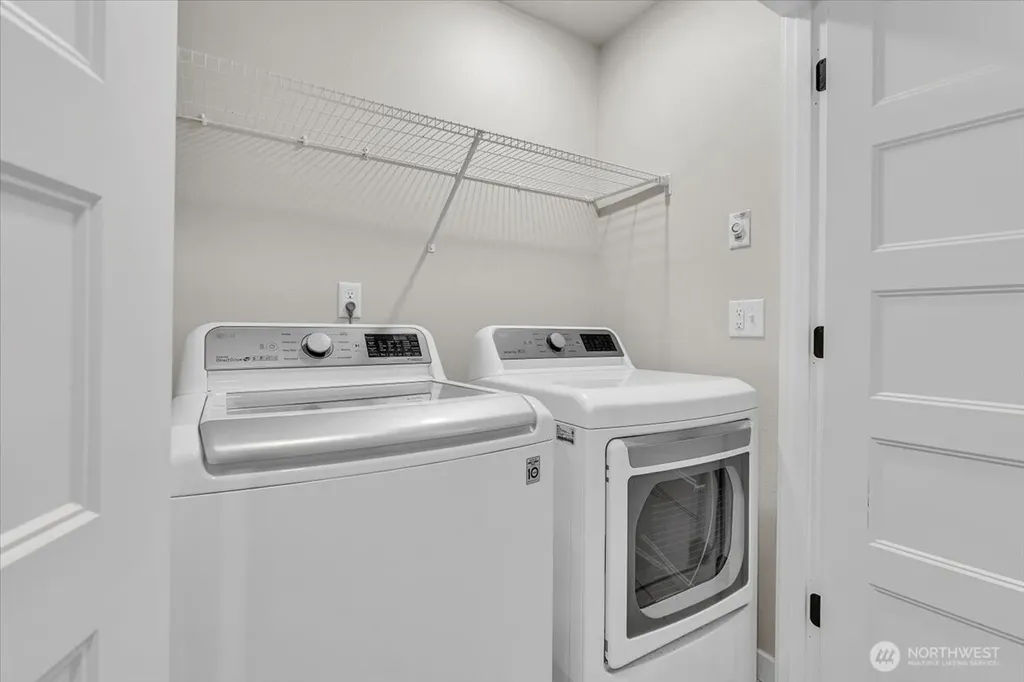13717 Admiralty Way Lynnwood WA 98087