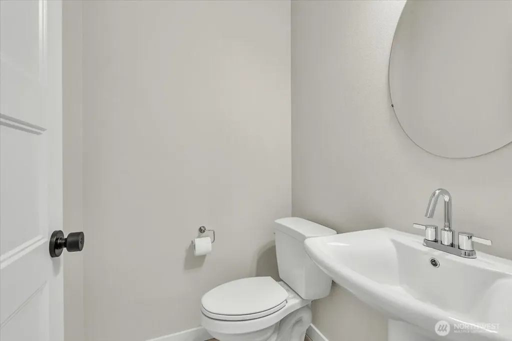 13717 Admiralty Way Lynnwood WA 98087