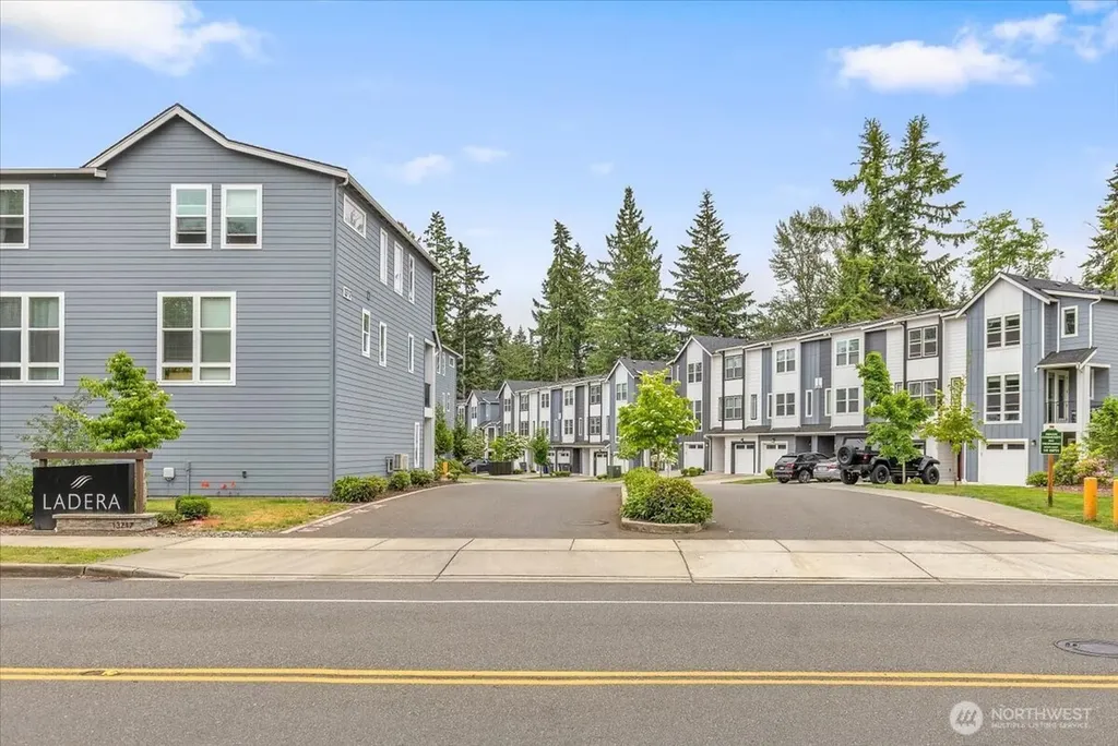 13717 Admiralty Way Lynnwood WA 98087
