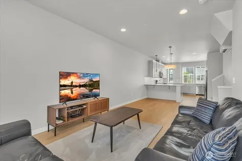13717 Admiralty Way Lynnwood WA 98087