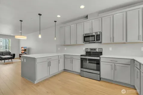 13717 Admiralty Way Lynnwood WA 98087