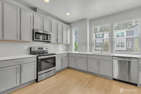 13717 Admiralty Way Lynnwood WA 98087