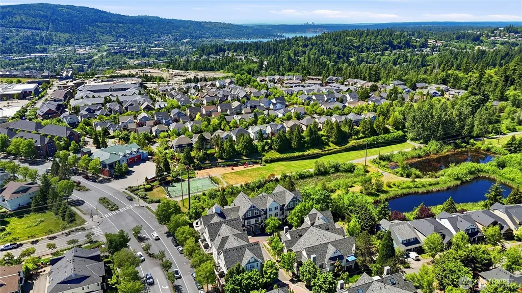 1392 Huckleberry Circle Issaquah WA 98029