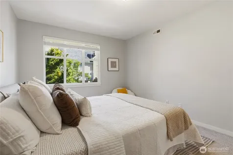 1392 Huckleberry Circle Issaquah WA 98029