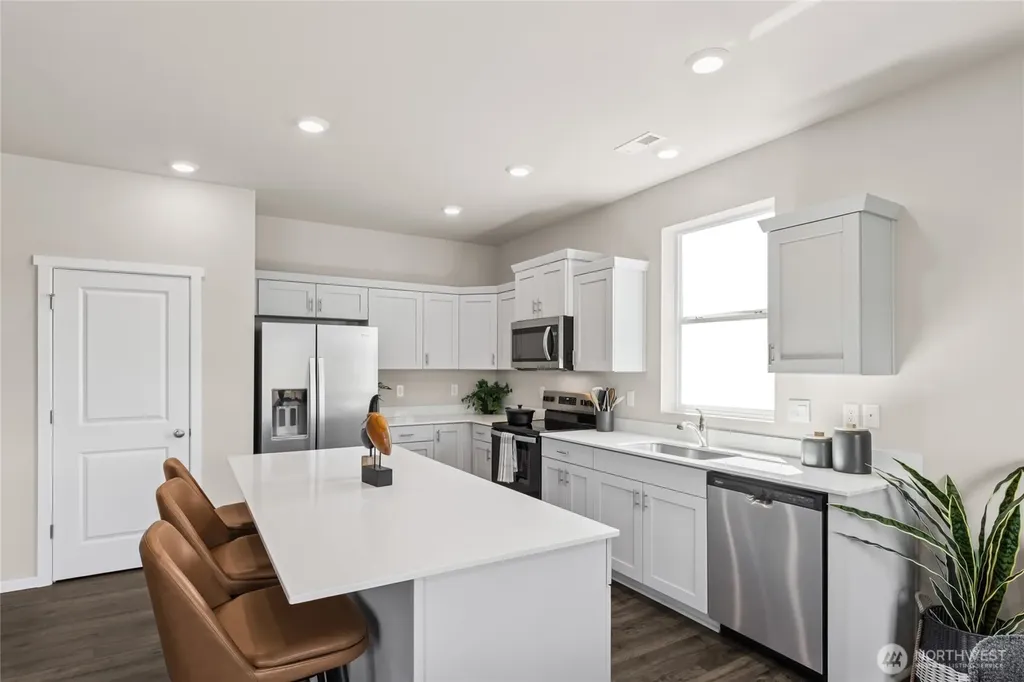 556 Wall Street Buckley WA 98321