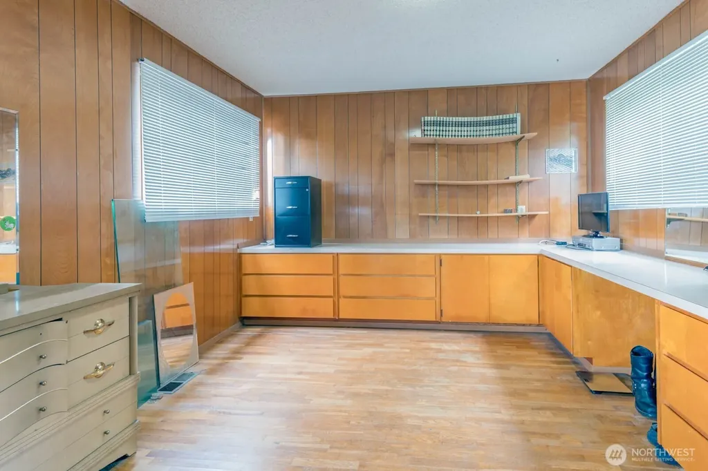 1121 Dill Way W Bremerton WA 98312