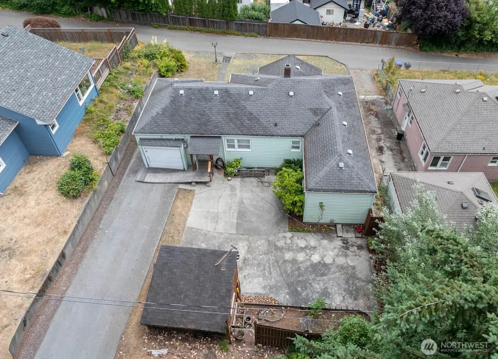 1121 Dill Way W Bremerton WA 98312