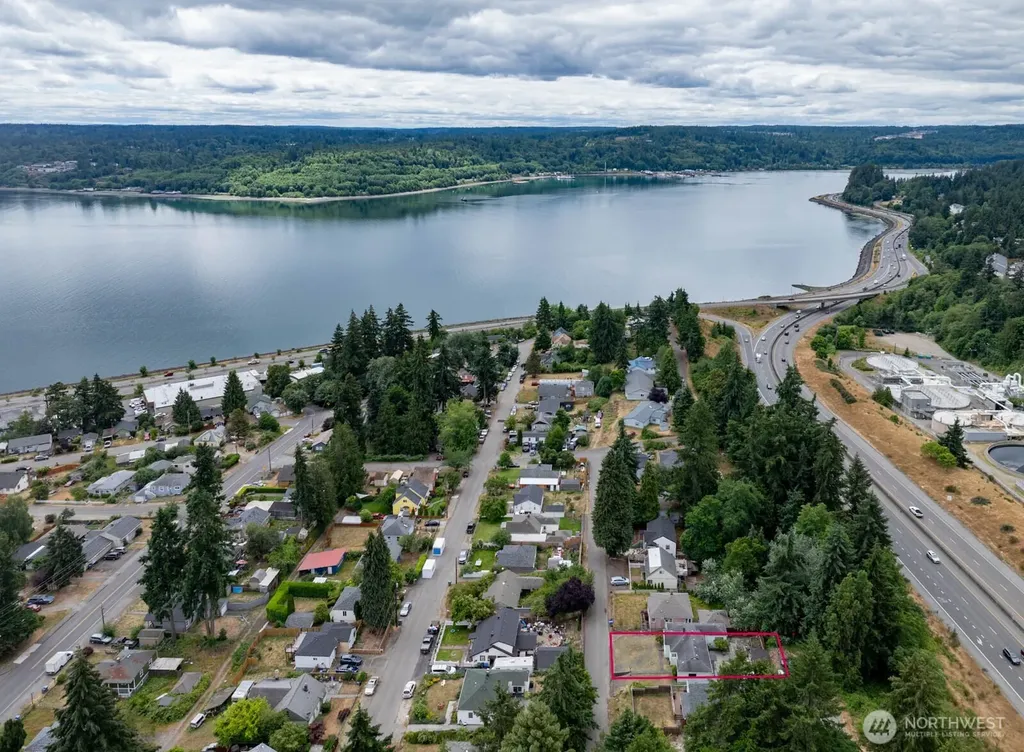 1121 Dill Way W Bremerton WA 98312