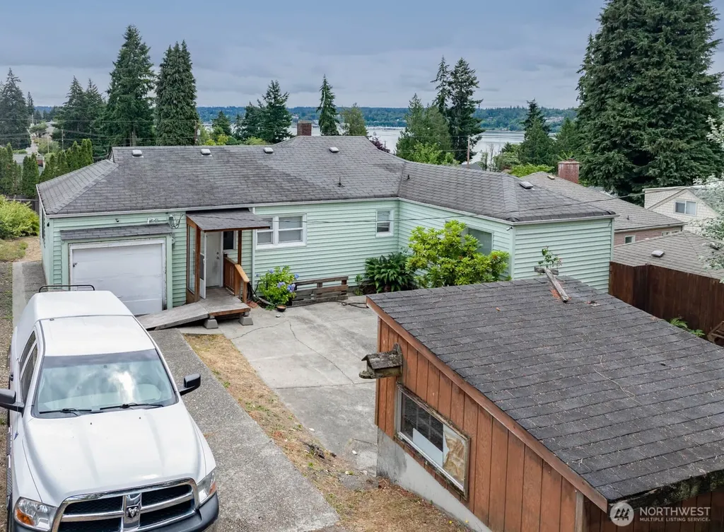 1121 Dill Way W Bremerton WA 98312