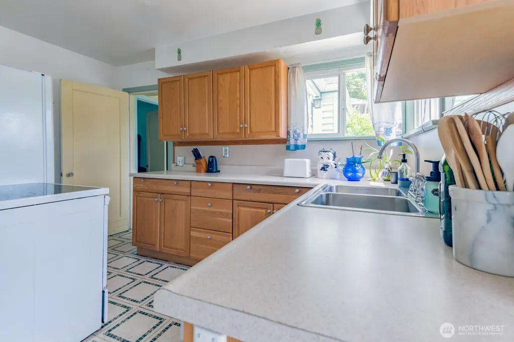 1121 Dill Way W Bremerton WA 98312