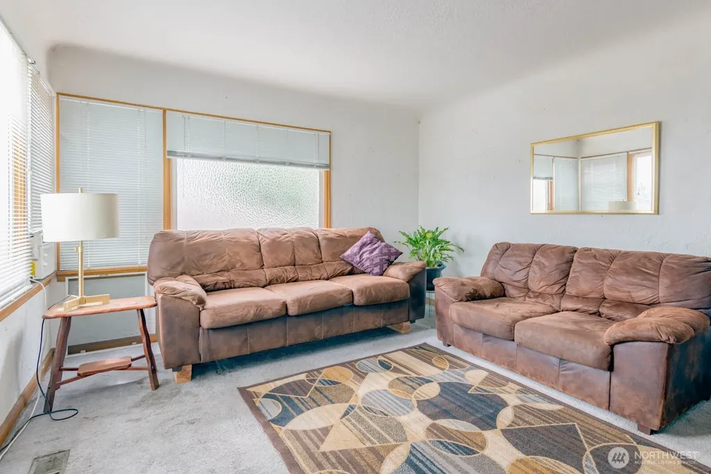 1121 Dill Way W Bremerton WA 98312