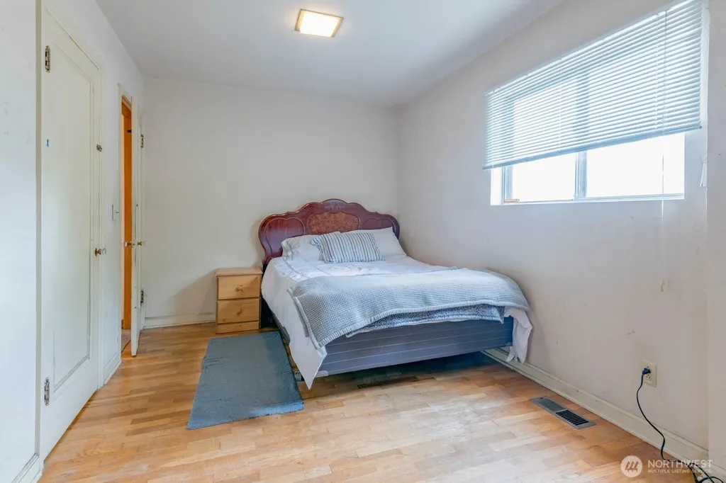 1121 Dill Way W Bremerton WA 98312