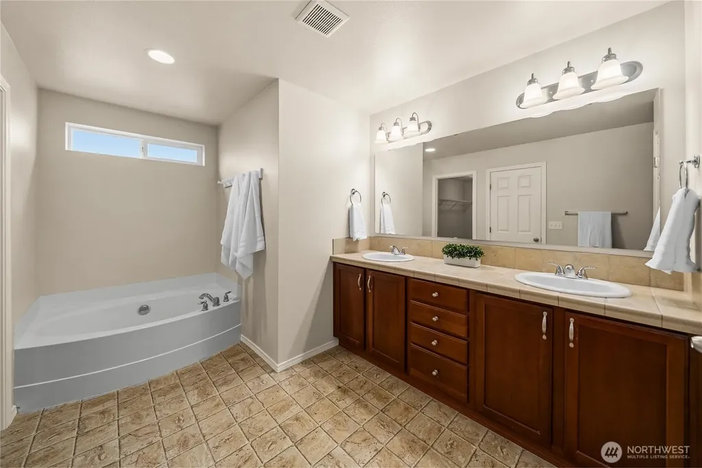 27783 257th Avenue SE Maple Valley WA 98038
