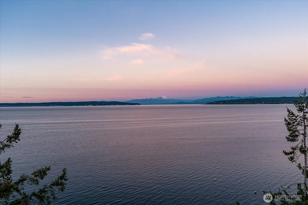159 S Harrington Lagoon Road Coupeville WA 98239