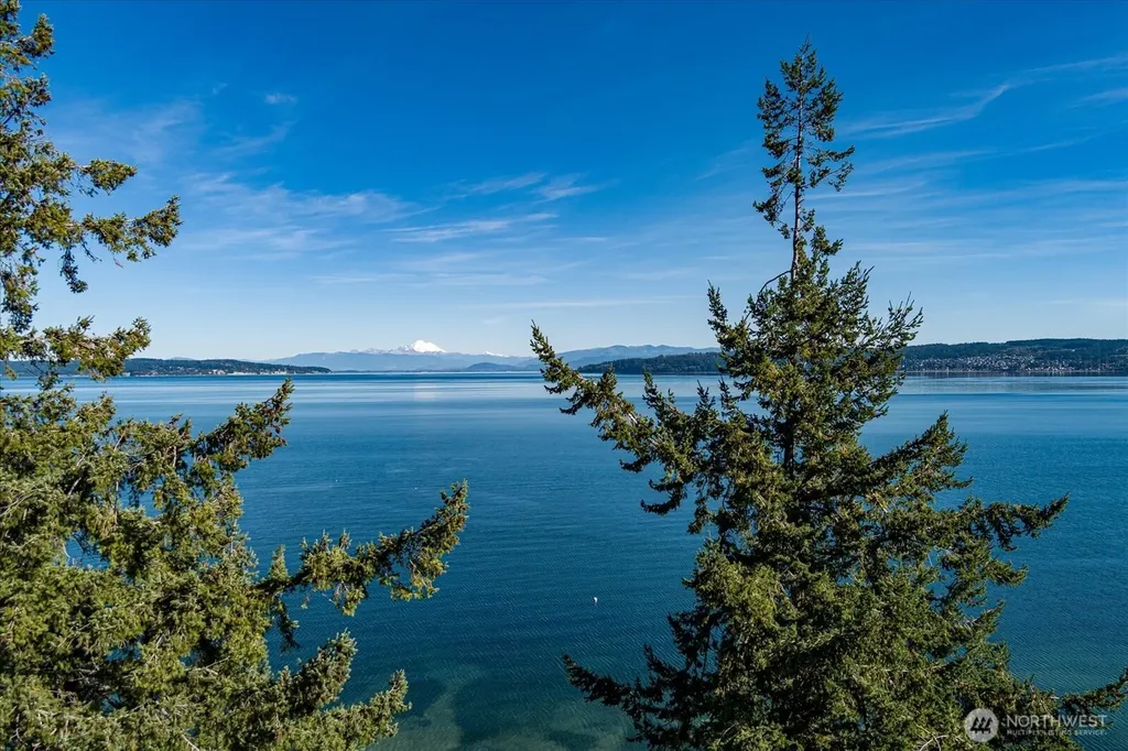 159 S Harrington Lagoon Road Coupeville WA 98239
