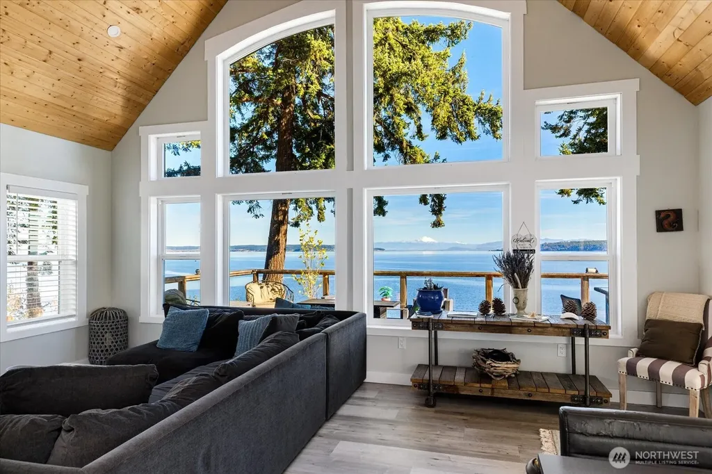 159 S Harrington Lagoon Road Coupeville WA 98239