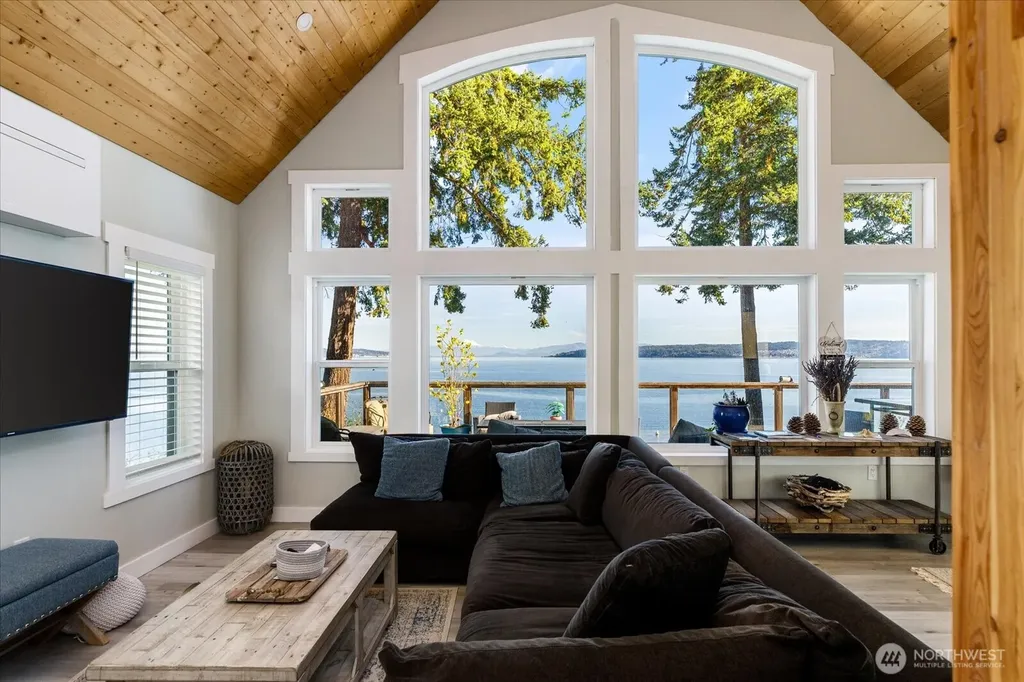 159 S Harrington Lagoon Road Coupeville WA 98239