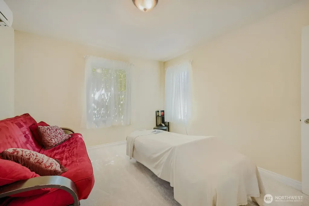 5632 42nd Avenue SW Seattle WA 98136