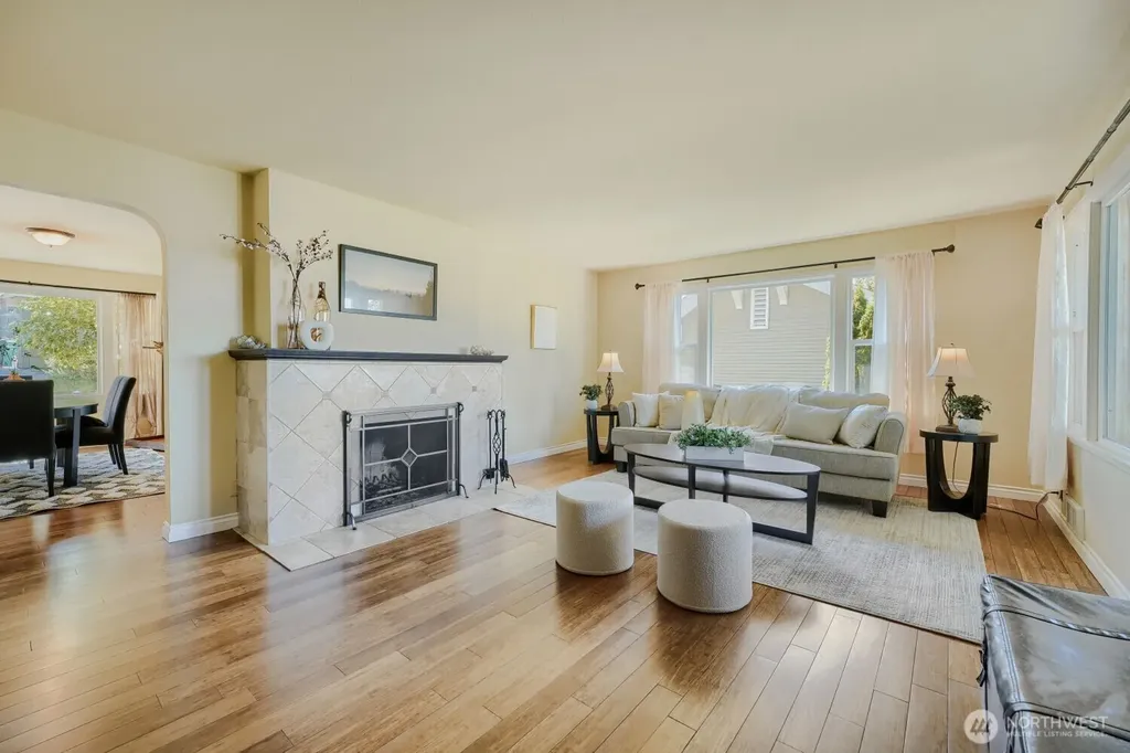 5632 42nd Avenue SW Seattle WA 98136