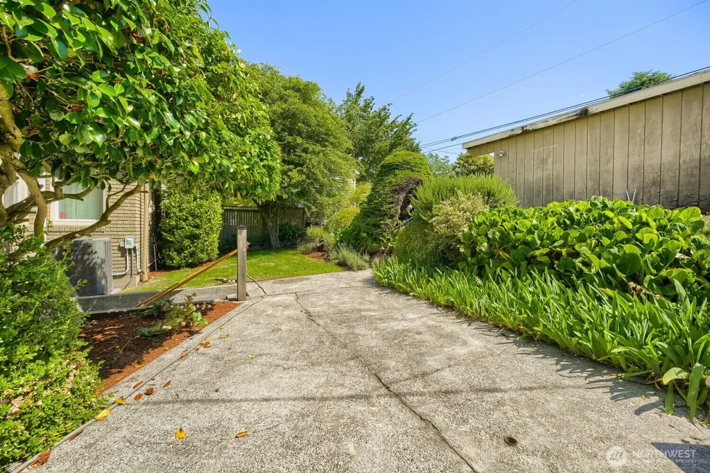 5632 42nd Avenue SW Seattle WA 98136