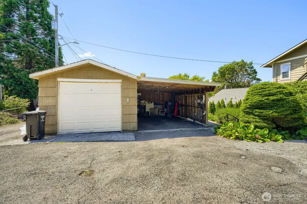 5632 42nd Avenue SW Seattle WA 98136