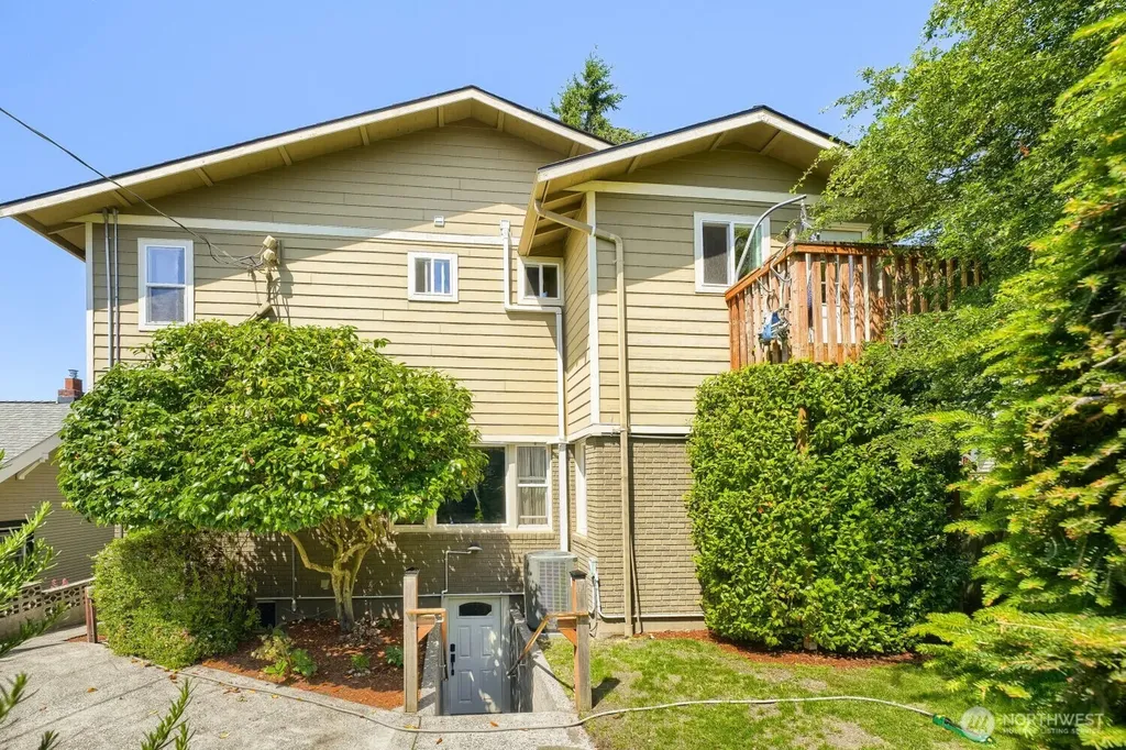 5632 42nd Avenue SW Seattle WA 98136