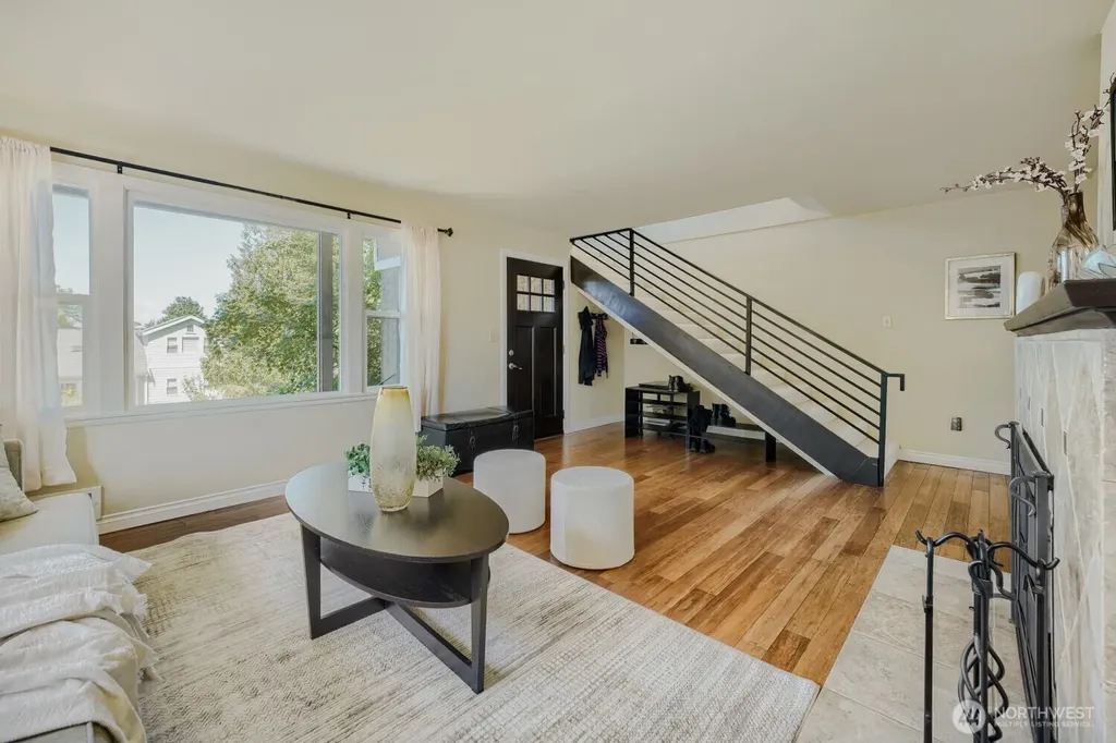5632 42nd Avenue SW Seattle WA 98136