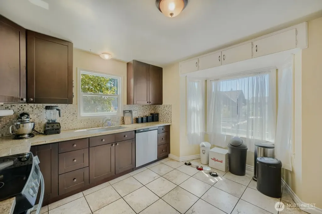 5632 42nd Avenue SW Seattle WA 98136