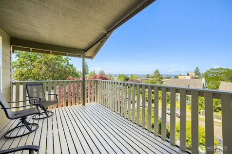 5632 42nd Avenue SW Seattle WA 98136