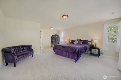 5632 42nd Avenue SW Seattle WA 98136