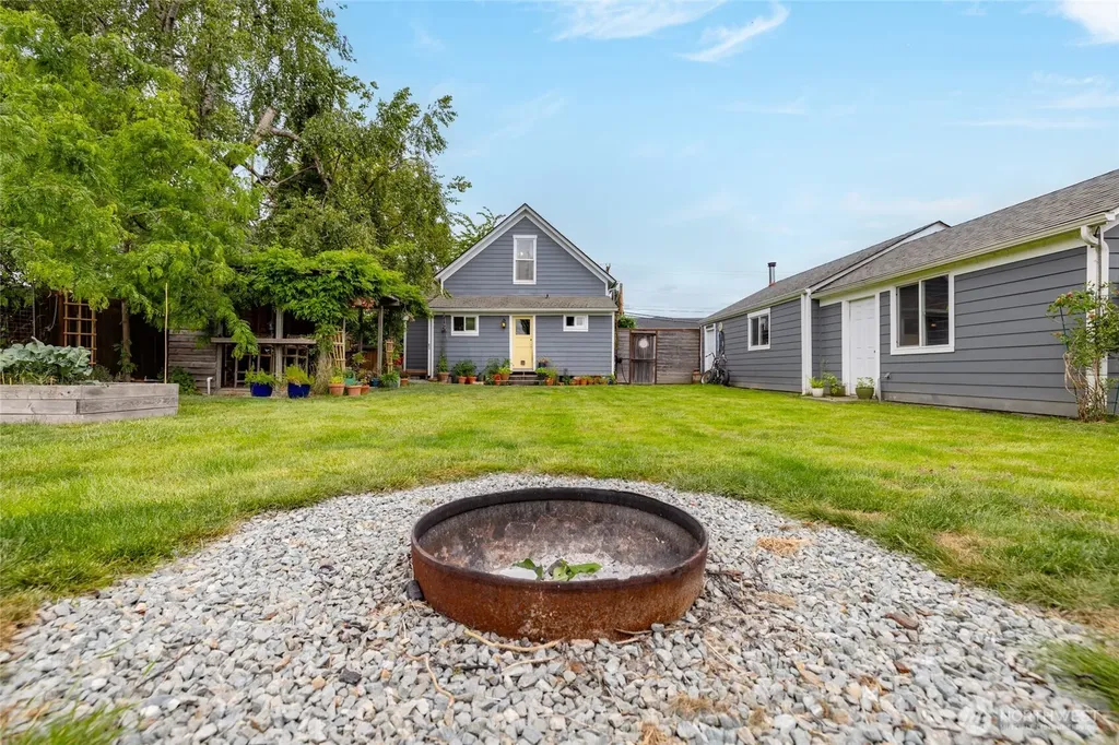 820 Borseth Street Sedro Woolley WA 98284
