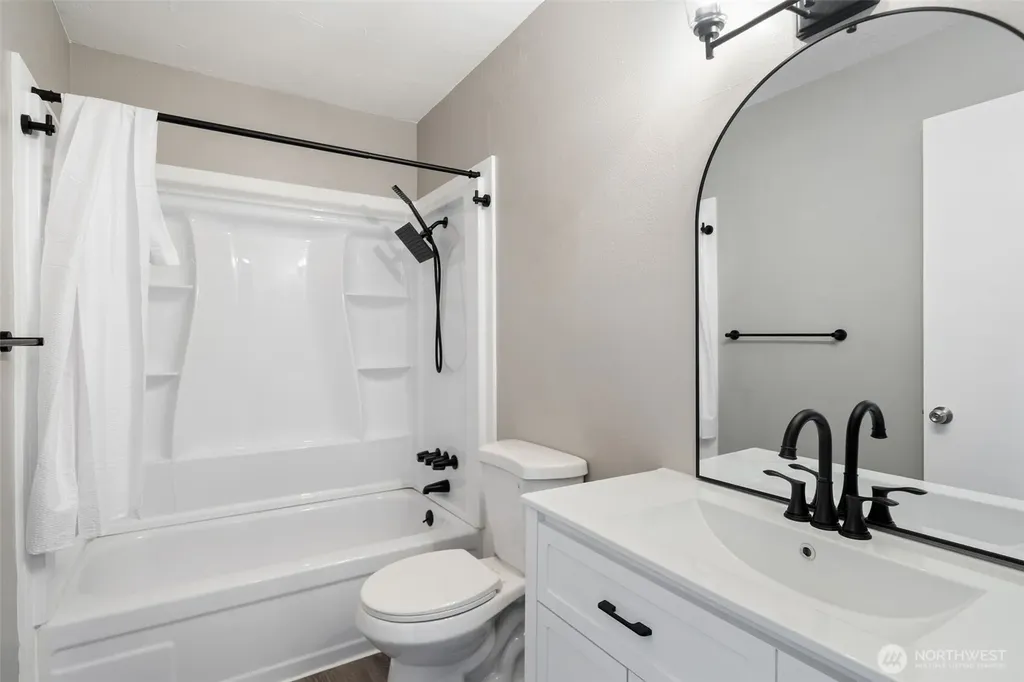 2938 E Walnut Street Port Angeles WA 98362