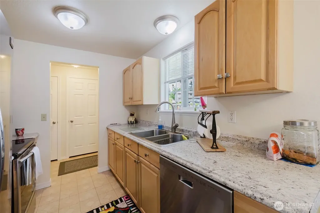 2864 SE Flaiz Court Port Orchard WA 98366