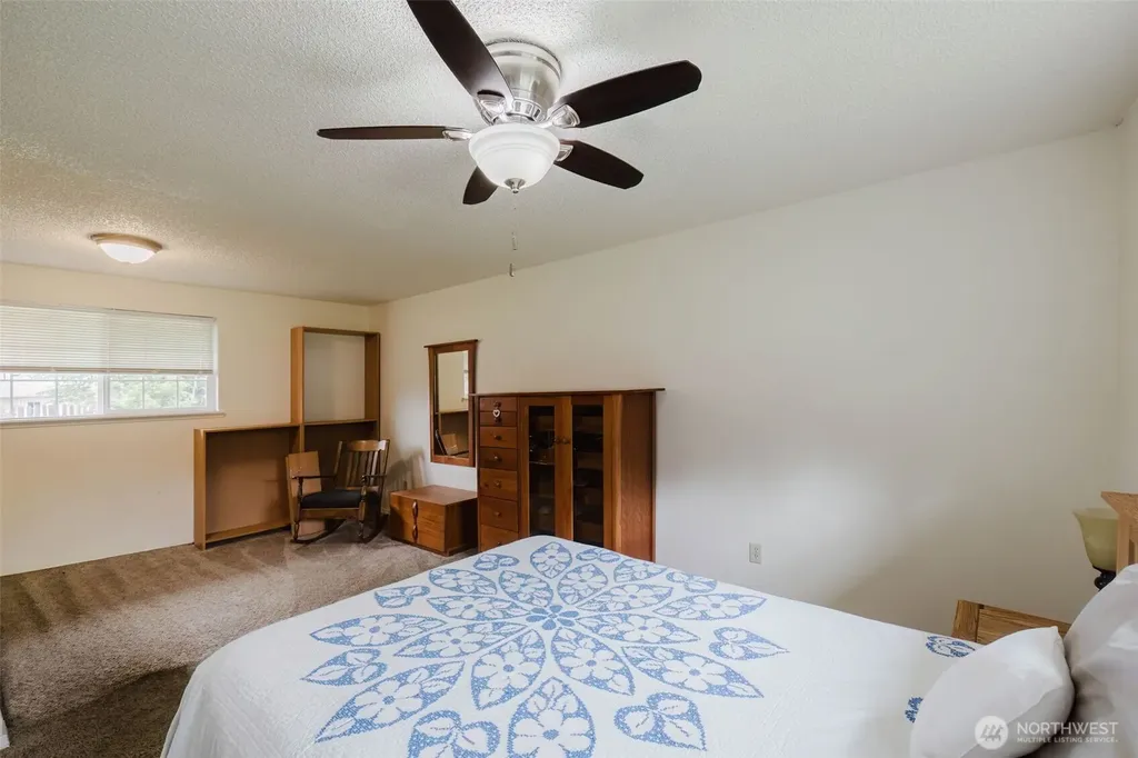 2864 SE Flaiz Court Port Orchard WA 98366