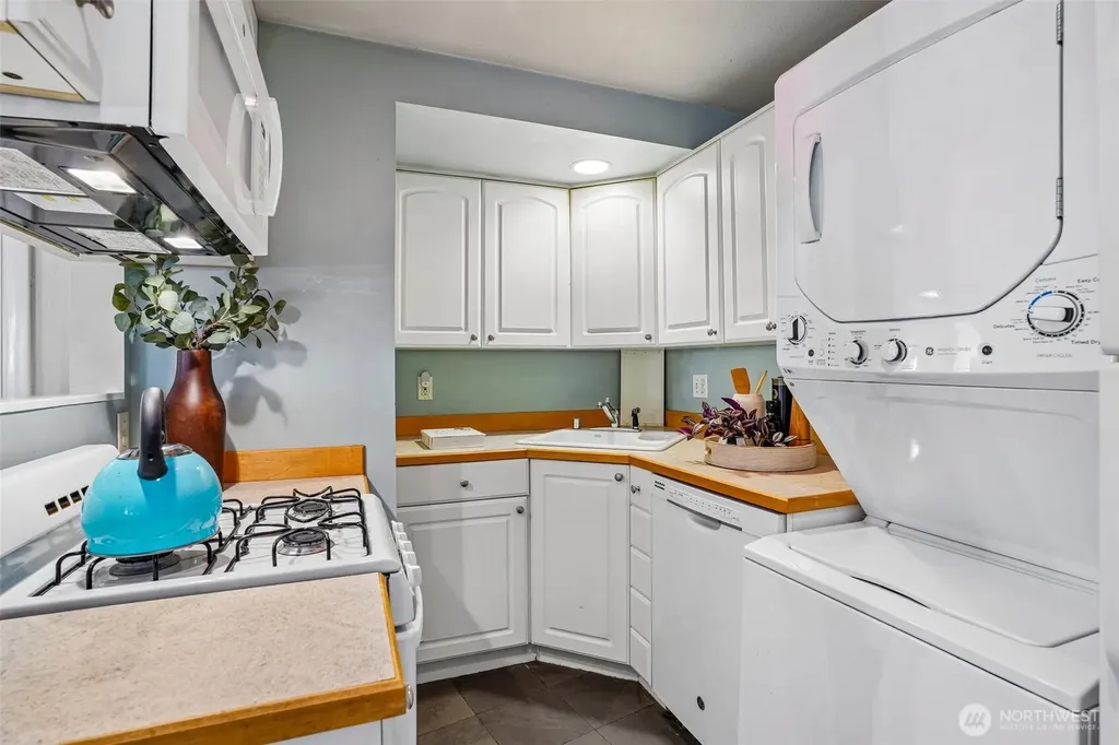 3624 Whitman Avenue N Seattle WA 98103