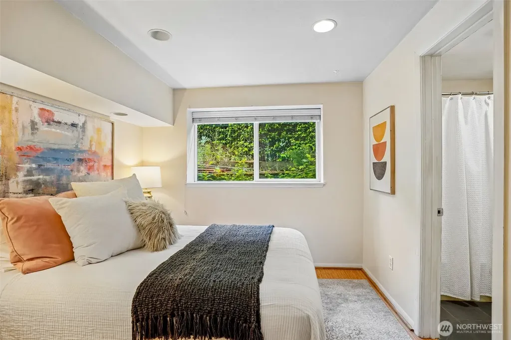 3624 Whitman Avenue N Seattle WA 98103