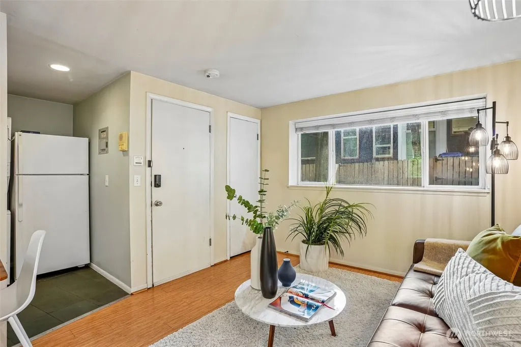 3624 Whitman Avenue N Seattle WA 98103
