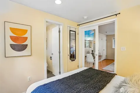 3624 Whitman Avenue N Seattle WA 98103