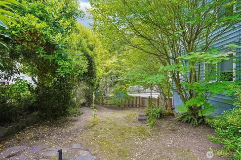 3624 Whitman Avenue N Seattle WA 98103